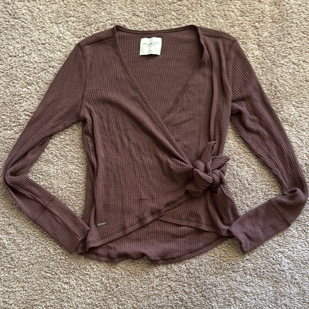 Abercrombie & Fitch Brown Long Sleeve Tee
